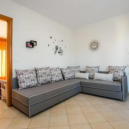 Apartament Lina